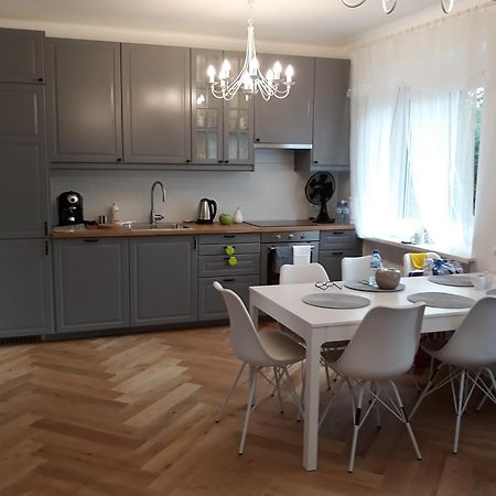 2 Bedroom City Center Apartment คาโตวีตเซ ภายนอก รูปภาพ
